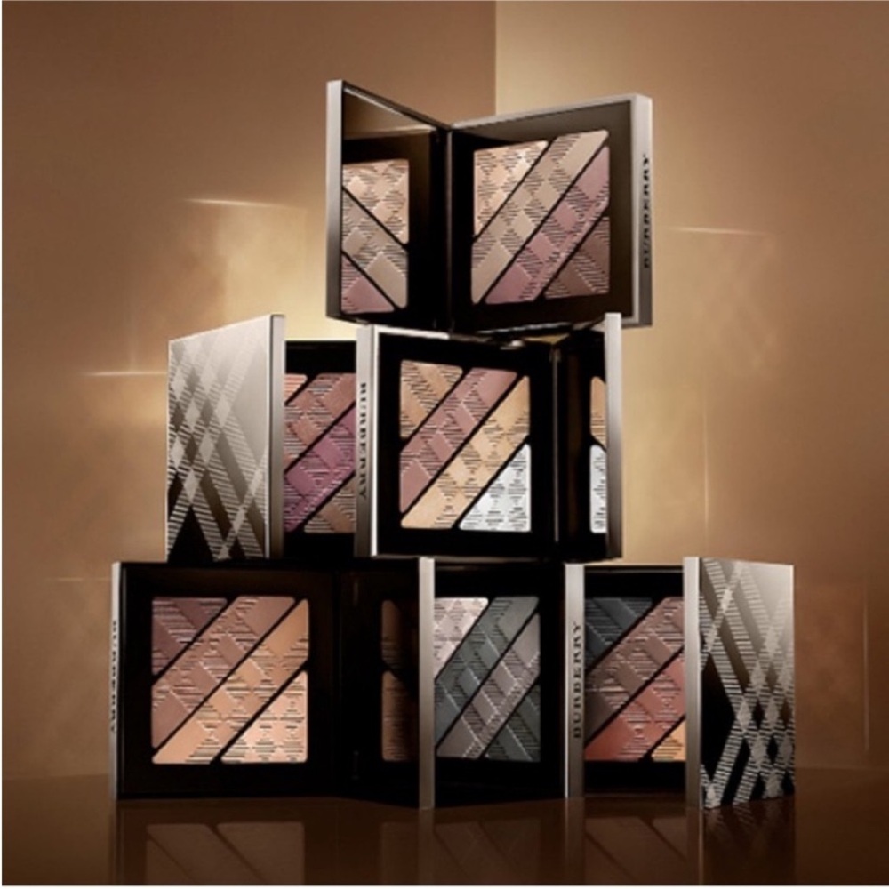 NWT BURBERRY EYE SHADOW PALETTE - 02 MOCHA